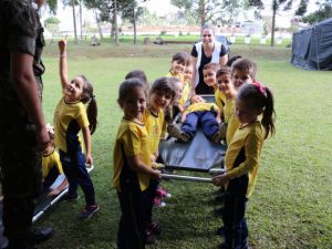 visita escolas - semana do exrcito 41